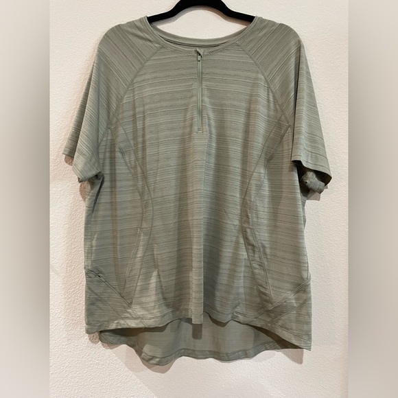 Athleta Tops - EUC / Athleta Quarter Zip Activewear Top / Size 2X